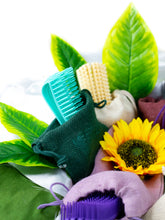 Load image into Gallery viewer, Crown Brush