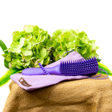 Load image into Gallery viewer, Crown Brush