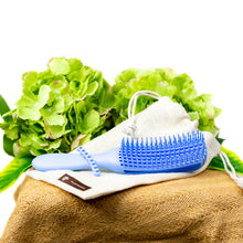 Load image into Gallery viewer, Crown Brush